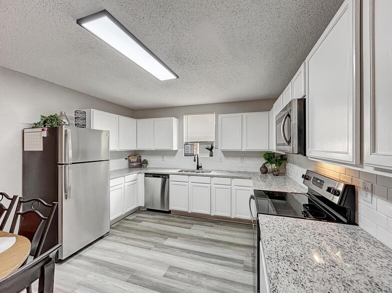 Building Photo - Lancaster Stunner with a Gorgeous Open Floor Plan and Elegant Finishes