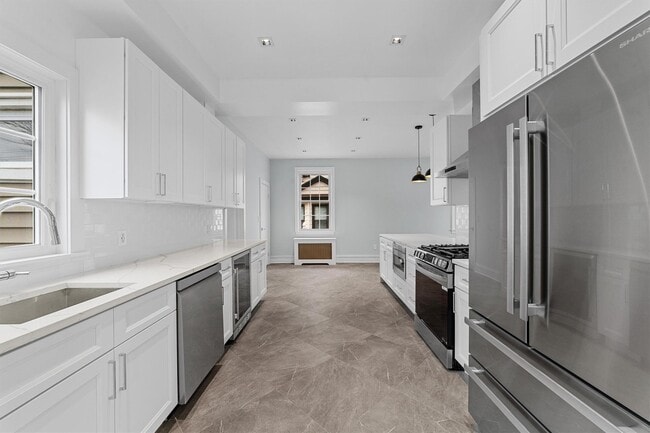 Building Photo - 70 Normandy Rd