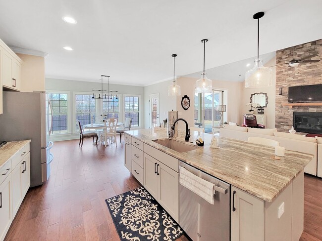 Building Photo - Gorgeous 3 Bedroom, 3 Bath Home Built in 2021- Madison, Alabama