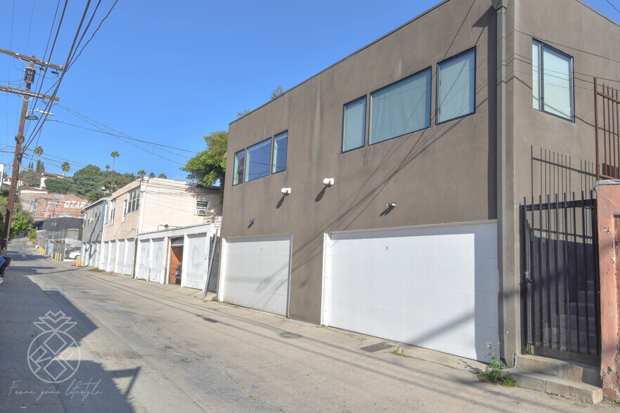 Building Photo - 905 Parkman Ave