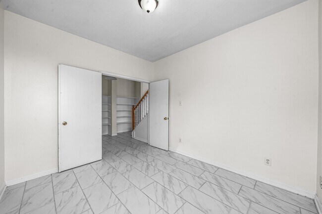 Building Photo - 9641 Weldridge Dr