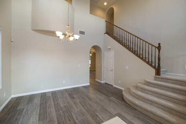 Building Photo - 11749 Via Esperanza St