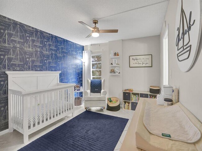 Building Photo - 2208 S Cypress Bend Dr