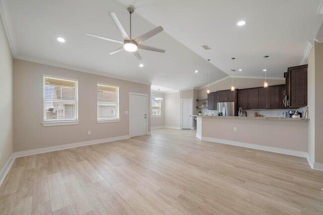Building Photo - 834 Cannon Ln