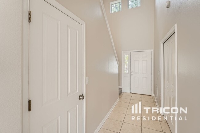 Building Photo - 8332 Crescent Moon Dr