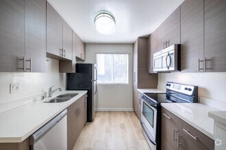 Building Photo - Vista Real Apartments