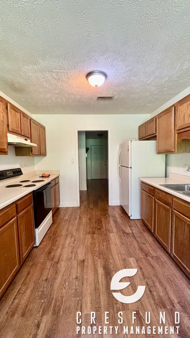 Building Photo - Charming 3 Bedroom, 2 Bath AVAILABLE NOW!