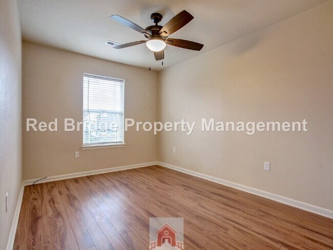 Building Photo - 14286 Russ Wilcox Way