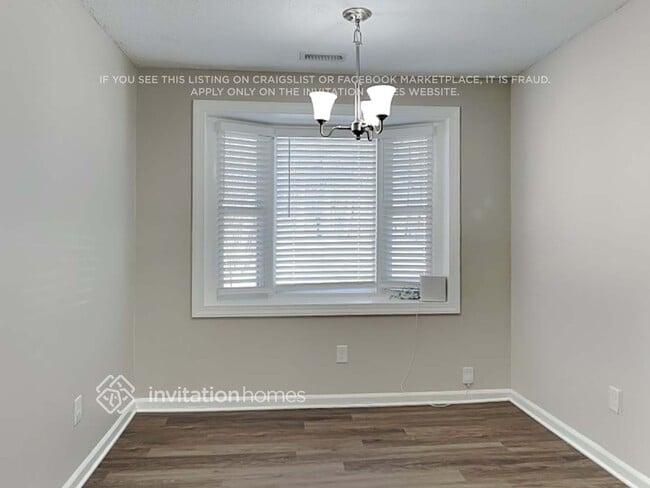 Building Photo - 123 Woodvale Dr