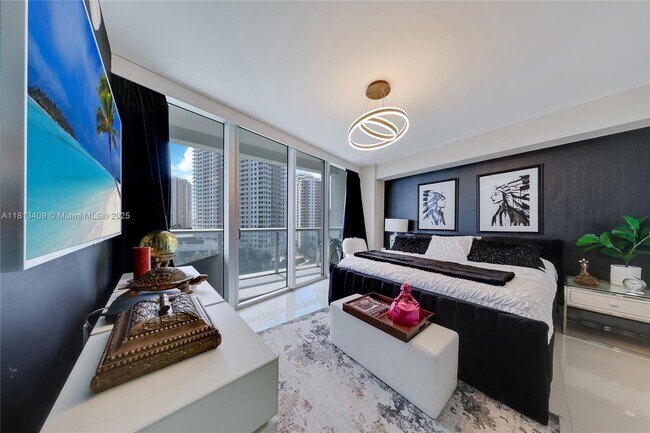 Building Photo - 465 Brickell Ave