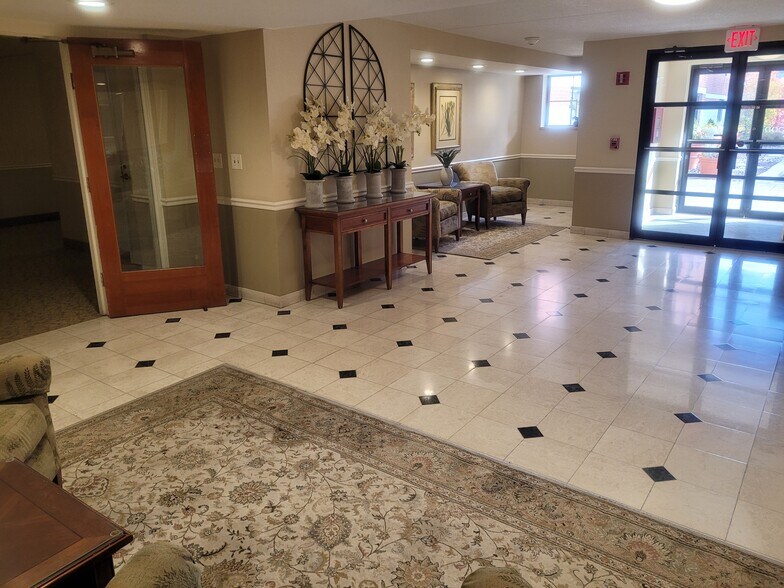 Lobby - 100 Ledgewood Dr