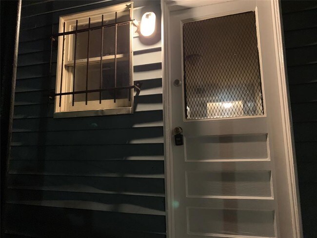 Building Photo - 2107 Sumpter St