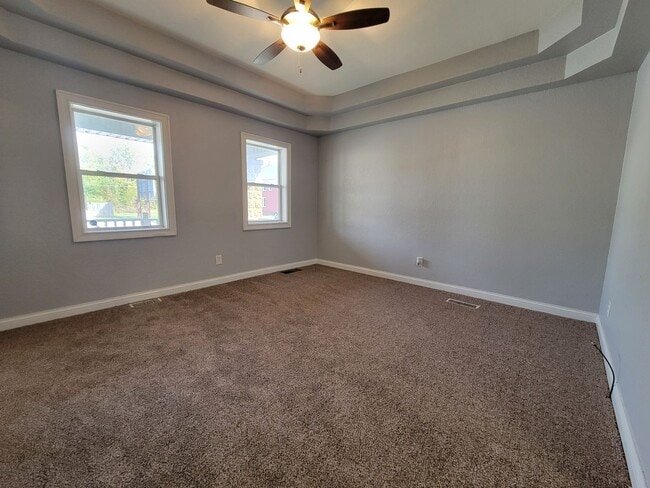 Building Photo - Beautiful 2 bed home