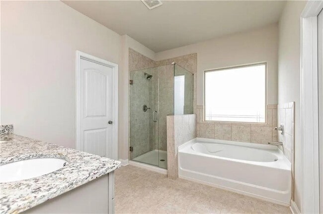 Building Photo - 695 Country Ridge Dr