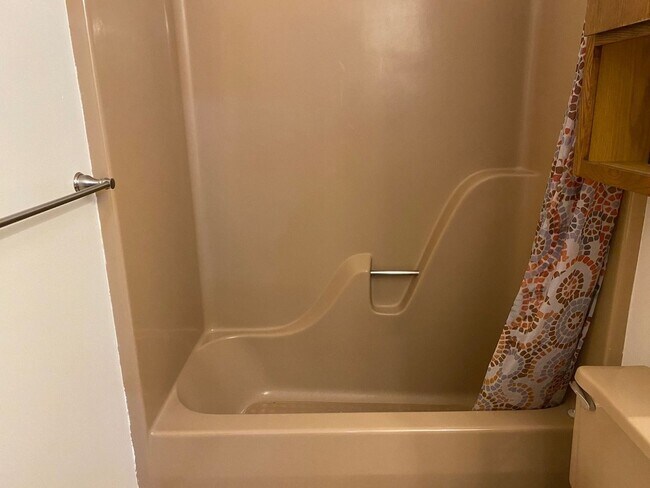 Building Photo - 4407-4409 Forest Valley Rd