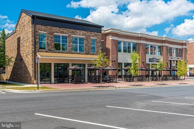 Building Photo - 2465 Bear Den Rd