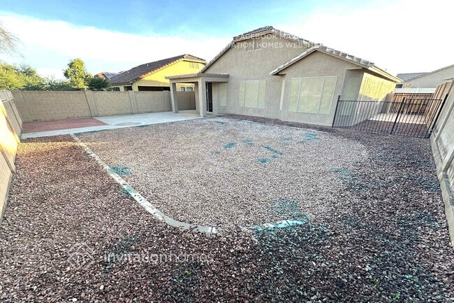 Building Photo - 7120 S 24th Ln