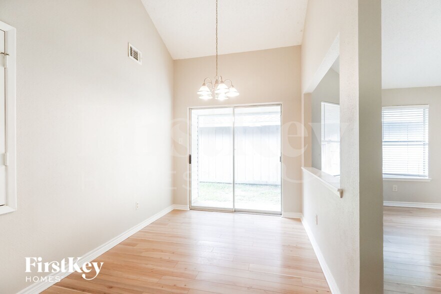 Building Photo - 23346 Pebworth Pl