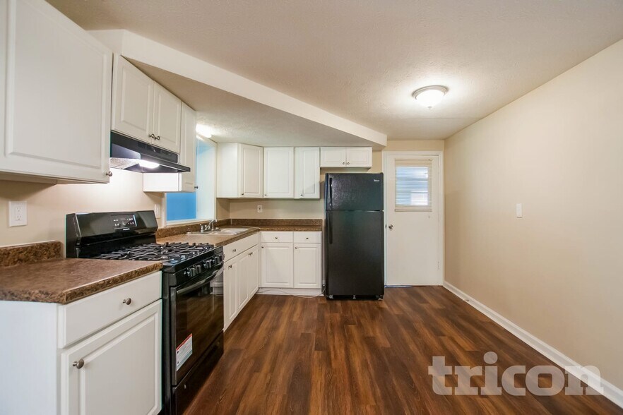 Building Photo - 6360 Pine Frost Dr