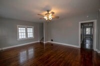 Building Photo - 3 bedroom/2 bath house