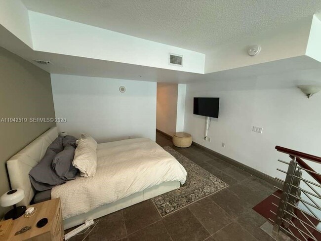 Building Photo - 41 SE 5th St