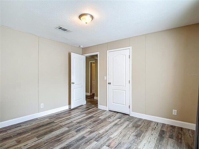 Building Photo - 7515 Rooks Dr