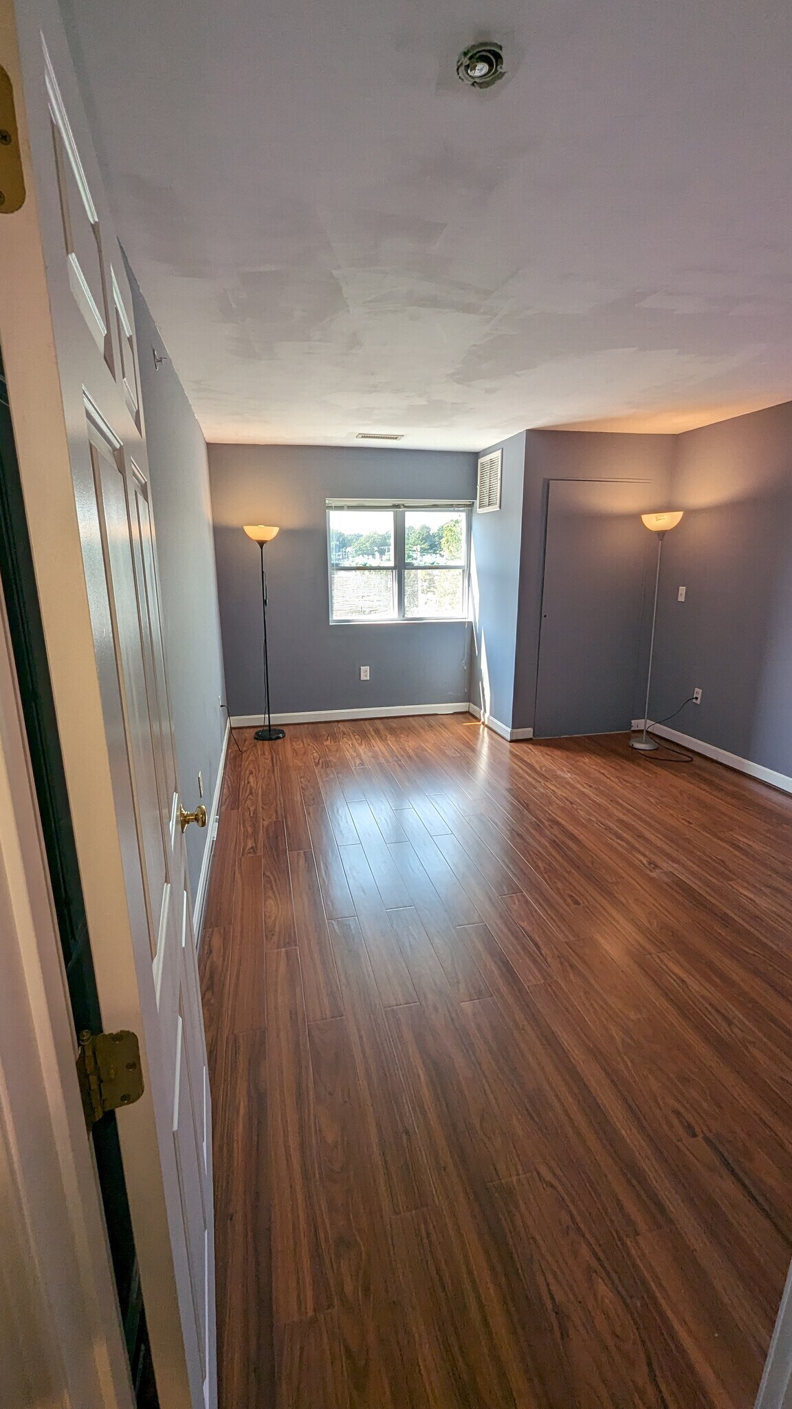 Second bedroom - 211 Central St