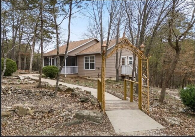 Building Photo - 28 Hickory Cir