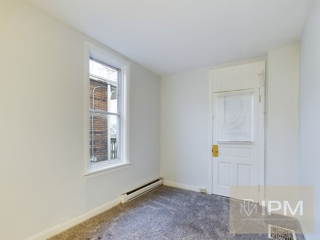 Building Photo - Cozy 3 Bedroom, 1 Bath Home in Harrisburg, Pa!