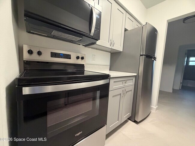 Building Photo - 154 Crescent Beach Dr