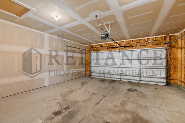 Building Photo - 212 W May St