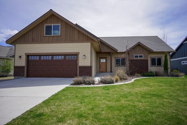 Building Photo - One Month's Free Rent