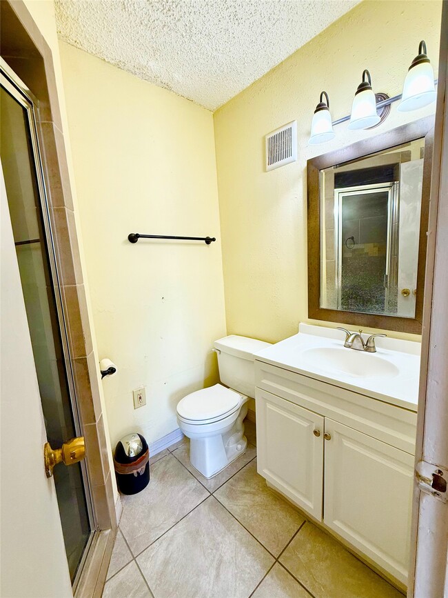 Building Photo - 8360 Jorine Dr