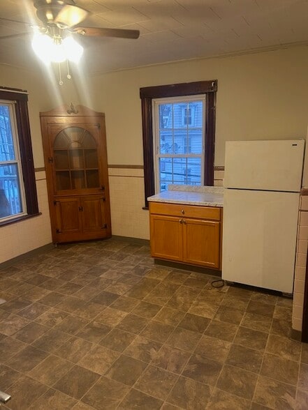 Building Photo - 259 High St