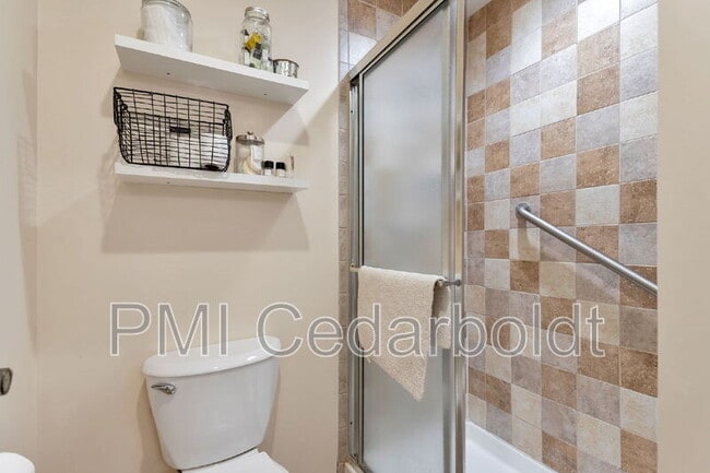 Building Photo - 6396 S Glencoe Ct