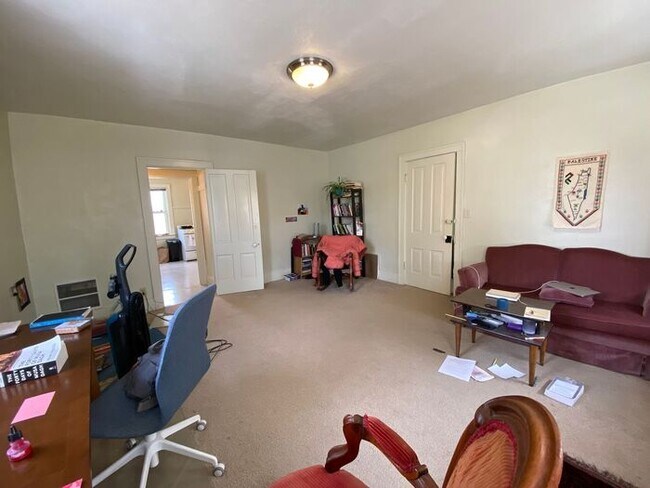 Building Photo - $1,400 | 2 Bedroom, 1 Bathroom Duplex | No Pets | Available for an August 12th, 2026 Move In!