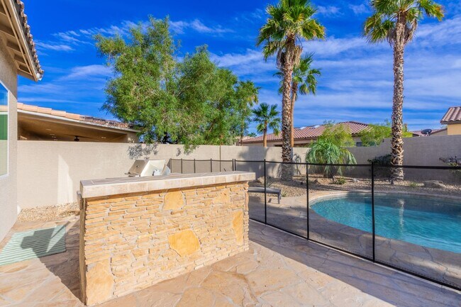 Building Photo - Beautifully Upgraded, Single Story 3 Bed, ...