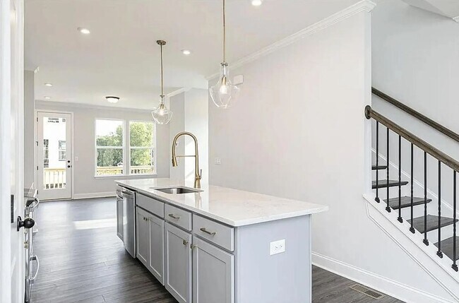 Building Photo - $400 Move In Special: Beautiful 2/4 Townhome in Grant Park Directly on the Atlanta BeltLine!