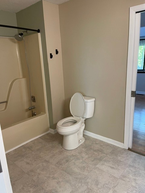 Upper level bathroom shower/tub combo - 1135 Breckenridge Dr