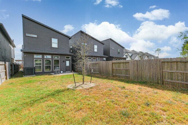 Building Photo - 8404 Safeguard St