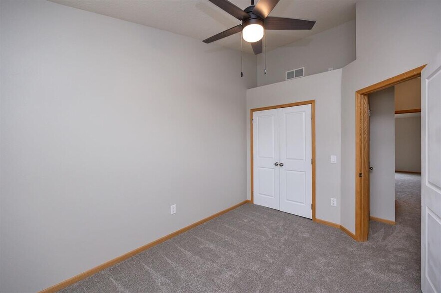 2nd Guest Bedroom - 928 NE Kamies Ln