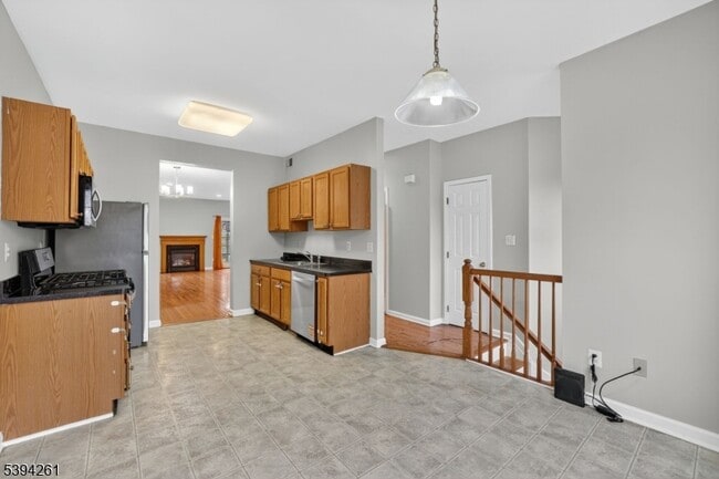 Building Photo - 535 Coventry Dr