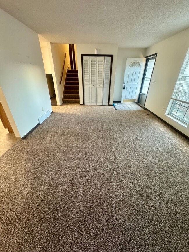 Building Photo - Vista Grande Terrace/4 Bedroom Home