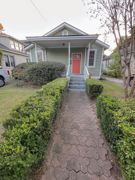 Building Photo - 907 Ashley Ave