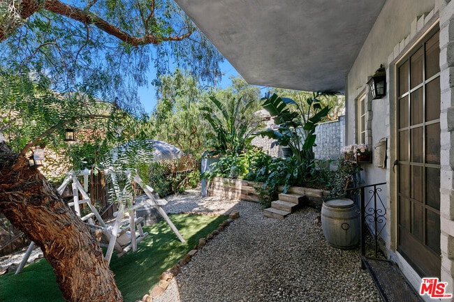 Building Photo - 2851 Seabreeze Dr