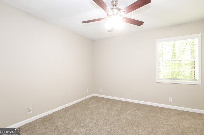 Building Photo - 1576 Ember Cir SW