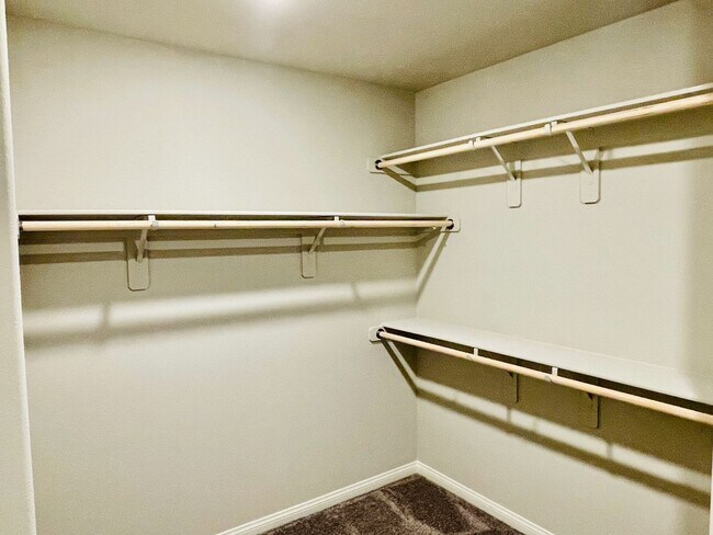 Building Photo - 4 Bd, 3 Bth, Newer Home, Granite Countertops and Entertainer’s Dream!