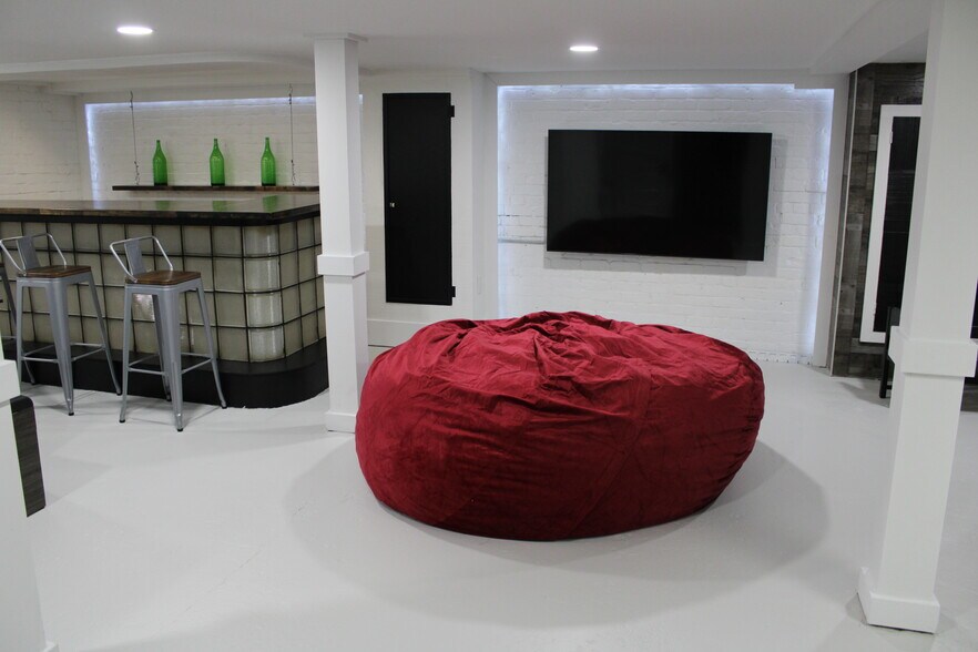 Building Photo - 298 Josephine St