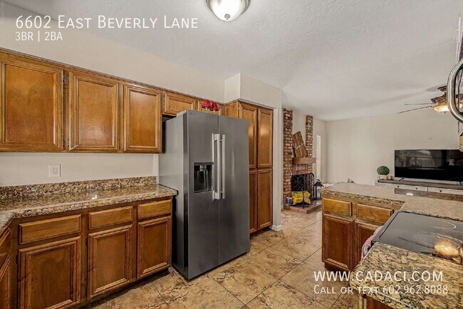 Building Photo - 6602 E Beverly Ln
