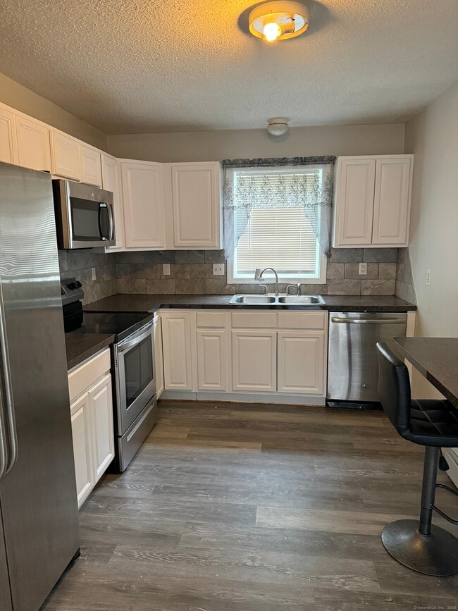 Primary Photo - 12 Harbison Ave